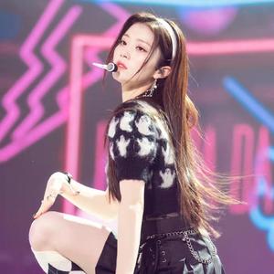 18厘米裸男自慰吞精
