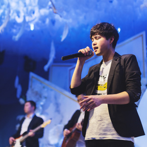 18厘米裸男自慰吞精
