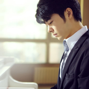 18厘米裸男自慰吞精
